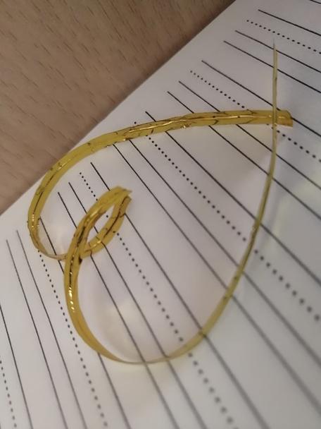 工厂里的光纤凭什么比家里的贵十倍？拆开看才知道差距有多大